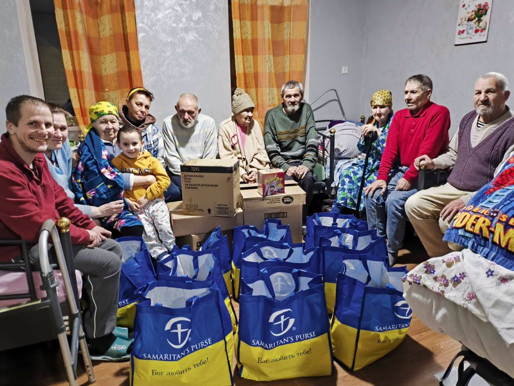 Підопічні будинку милосердя під Нікополем